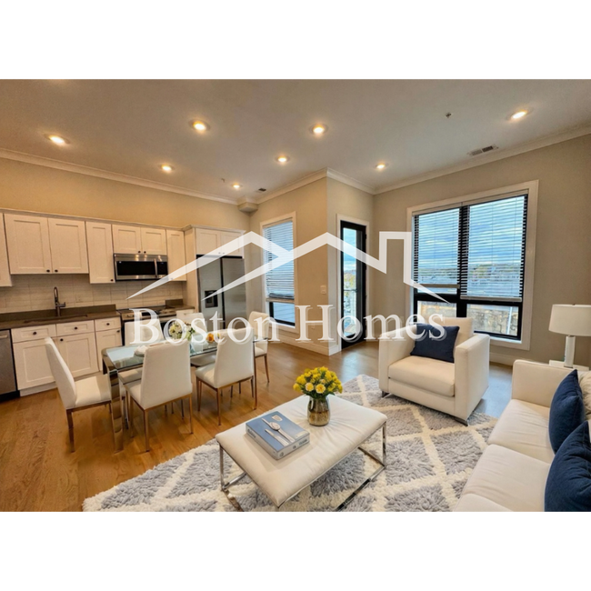 Building Photo - 16 Highgate St