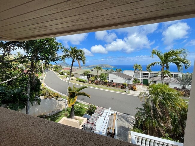 Building Photo - 619 Puuikena Dr