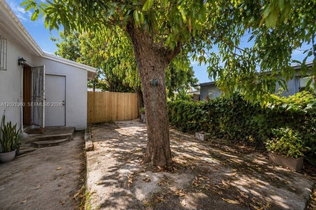 Foto del edificio - 4099 NW 18th Ave