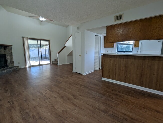 Foto del edificio - 5591 Greatpine Ln S