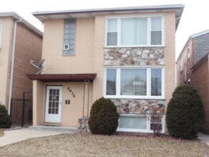 Building Photo - 5934 S Kolin Ave