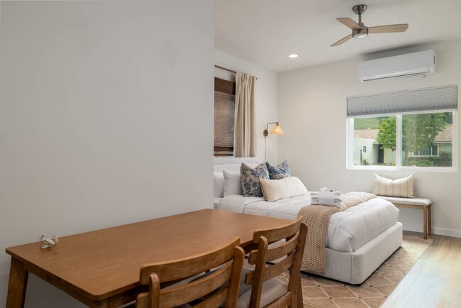 Foto del edificio - 4646 Robbins St