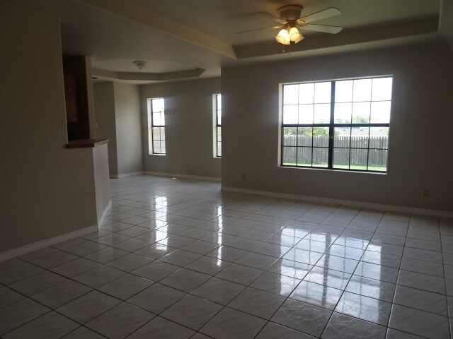 Foto del edificio - 1246 Shiloh Dr
