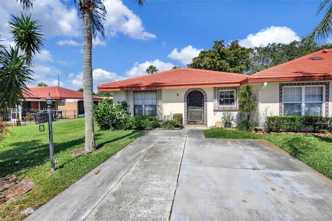 Foto del edificio - 1472 SW 26th Ave