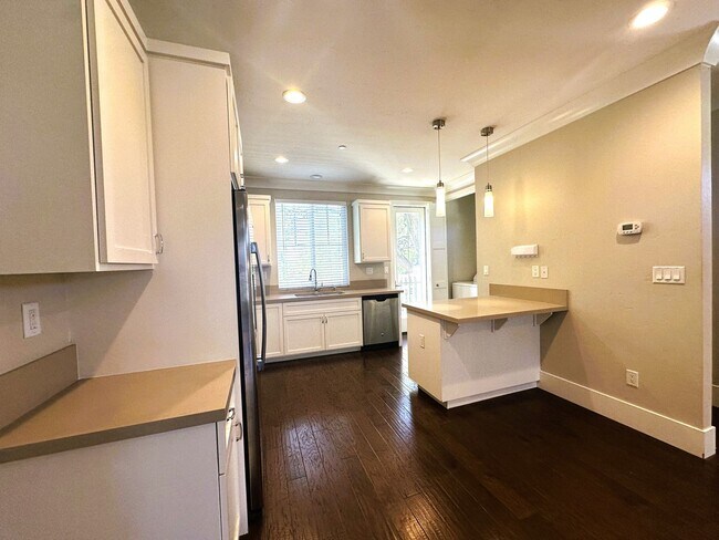 Building Photo - Spacious 4-Bedroom Home with Private In-Law Suite in Sacramento