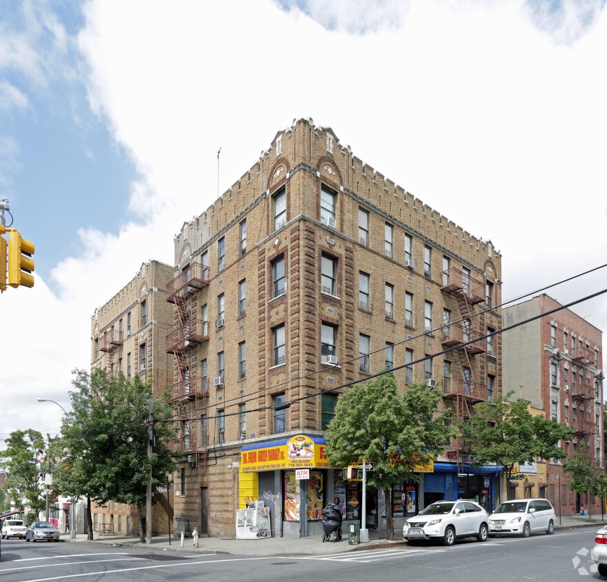Primary Photo - 882-890 E 180th