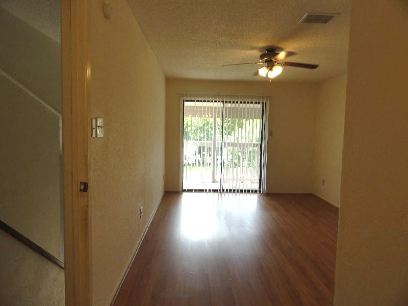 Foto principal - 9523 Pagewood Ln