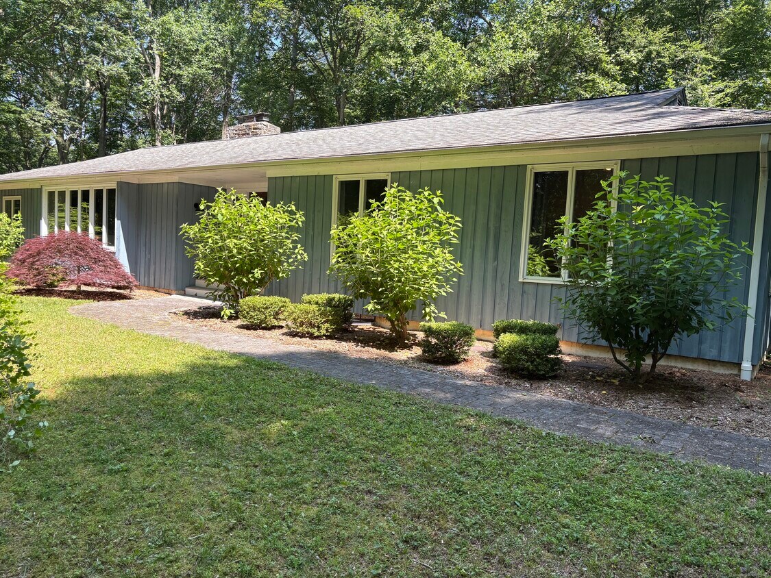 Foto principal - 32 Sheep Pasture Rd