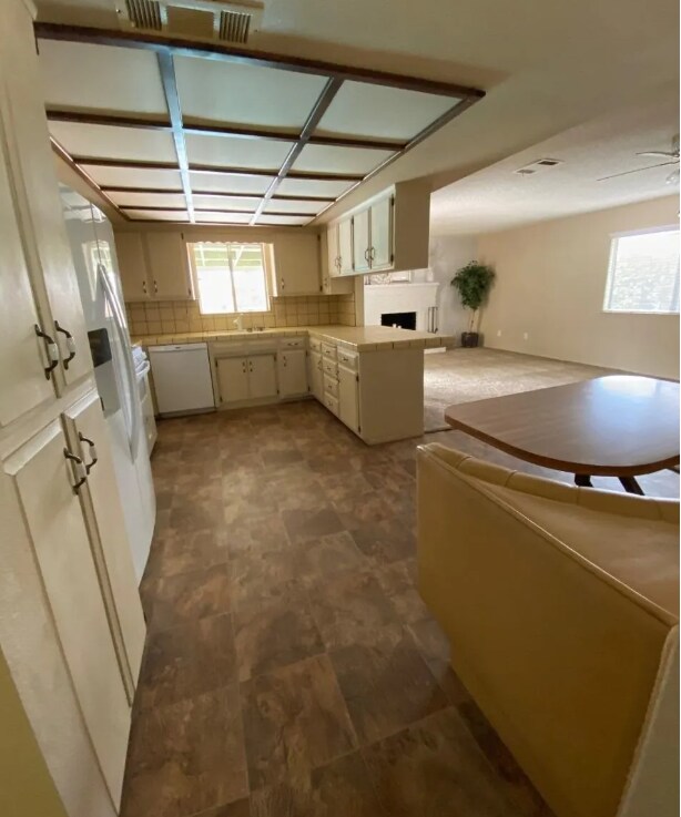 Foto del edificio - 965 E Leland Way
