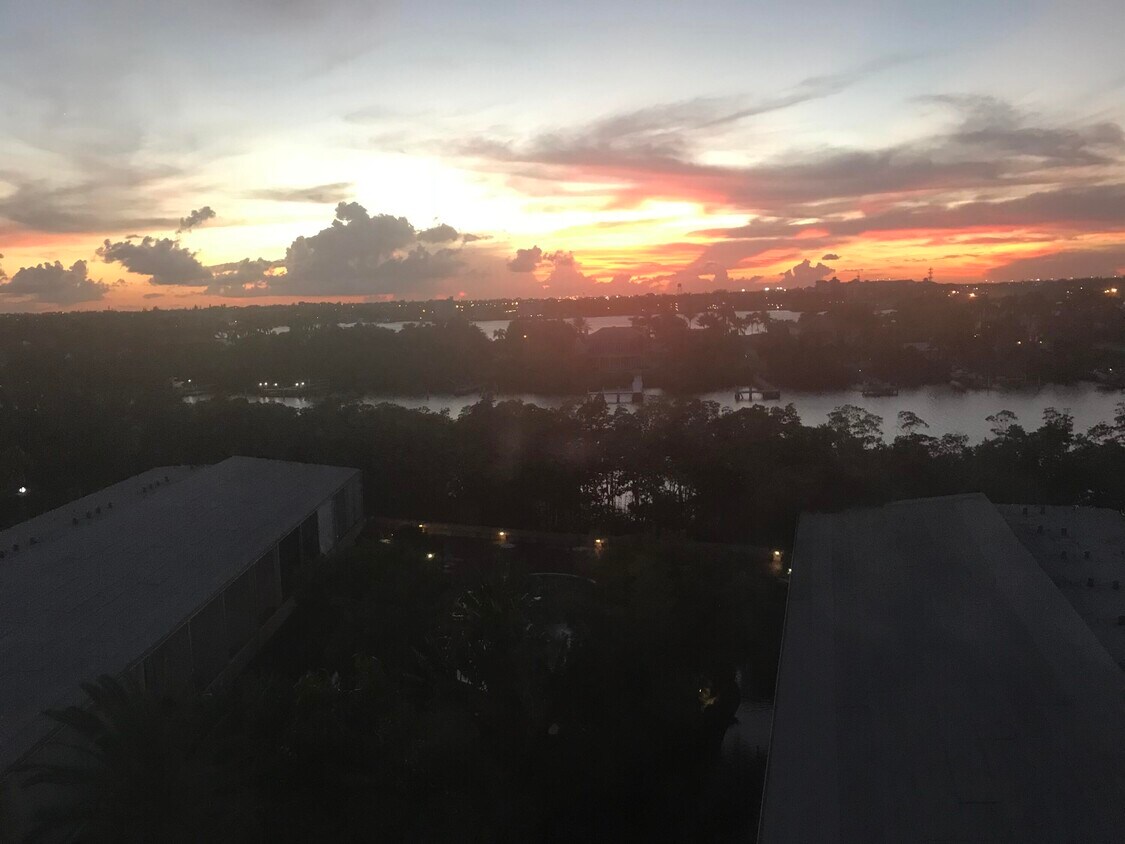 Foto principal - 3589 S Ocean Blvd