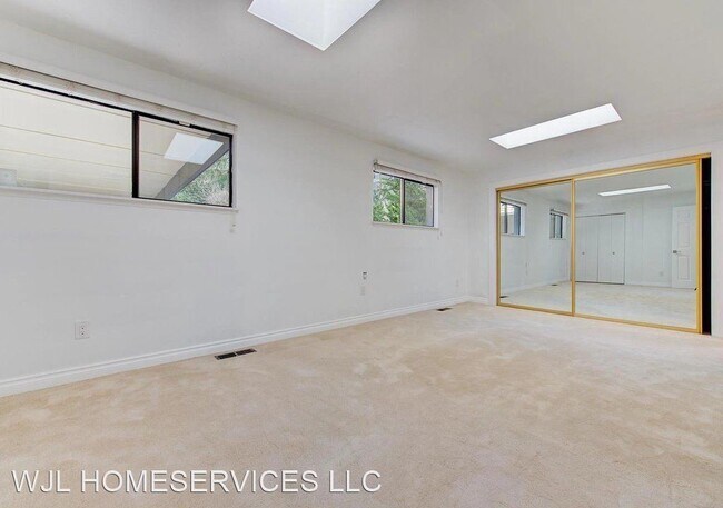 Building Photo - 5 br, 3 bath House - 2201 86th ave ne