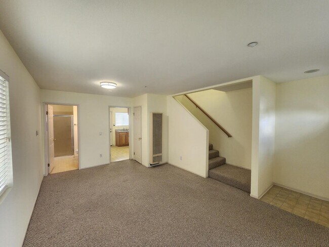 Building Photo - Grace4812