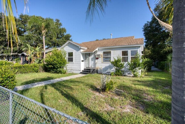 Photo - 1255 Melrose Ave S House