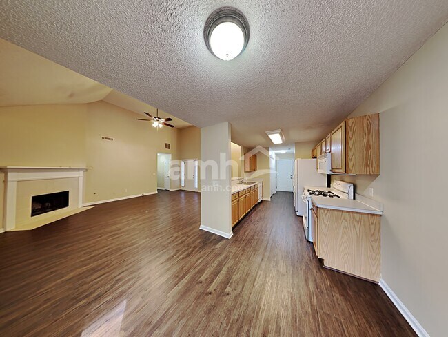 Foto del edificio - 4604 Young Deer Dr