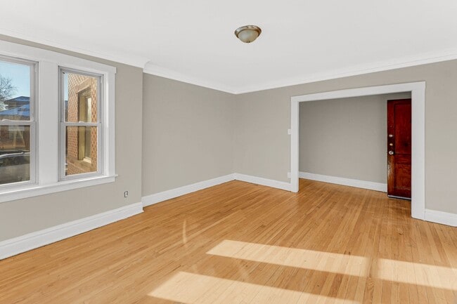 Building Photo - Charming 2-Bedroom, 1-Bathroom Apartment f...