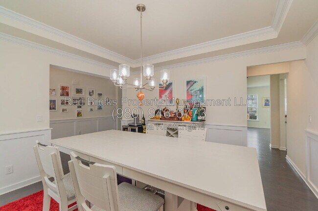 Building Photo - 12917 Hindcross Dr
