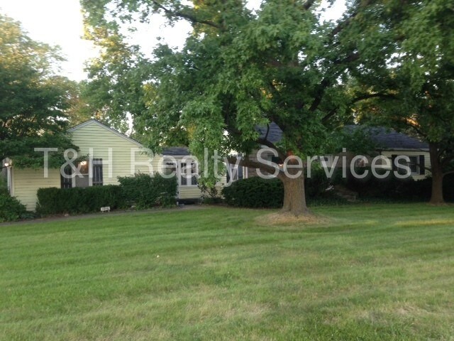 Primary Photo - 3916 West 96th Street
