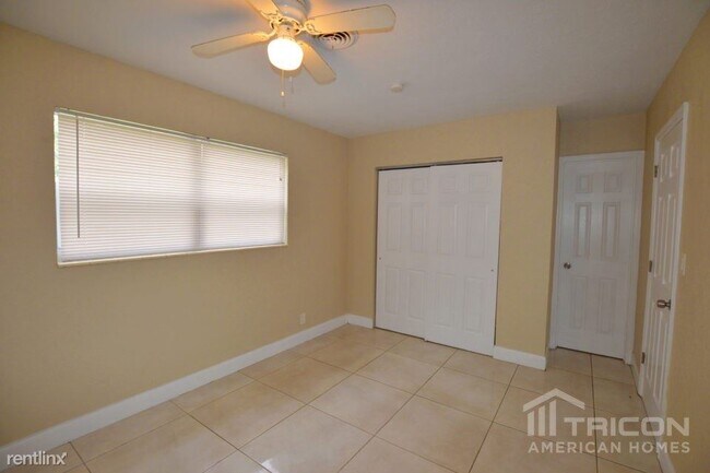 Foto del edificio - 1211 NW 63rd Ave