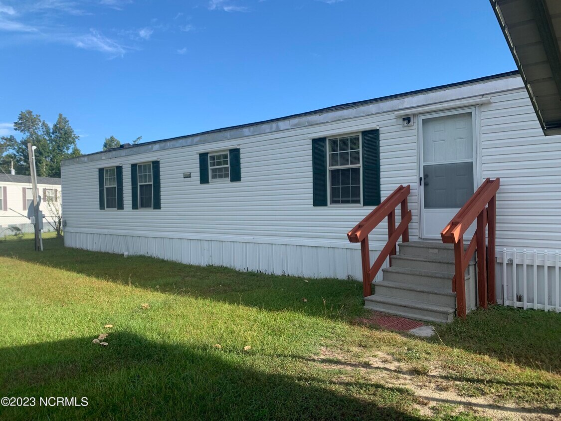 Primary Photo - 306 Leonard St