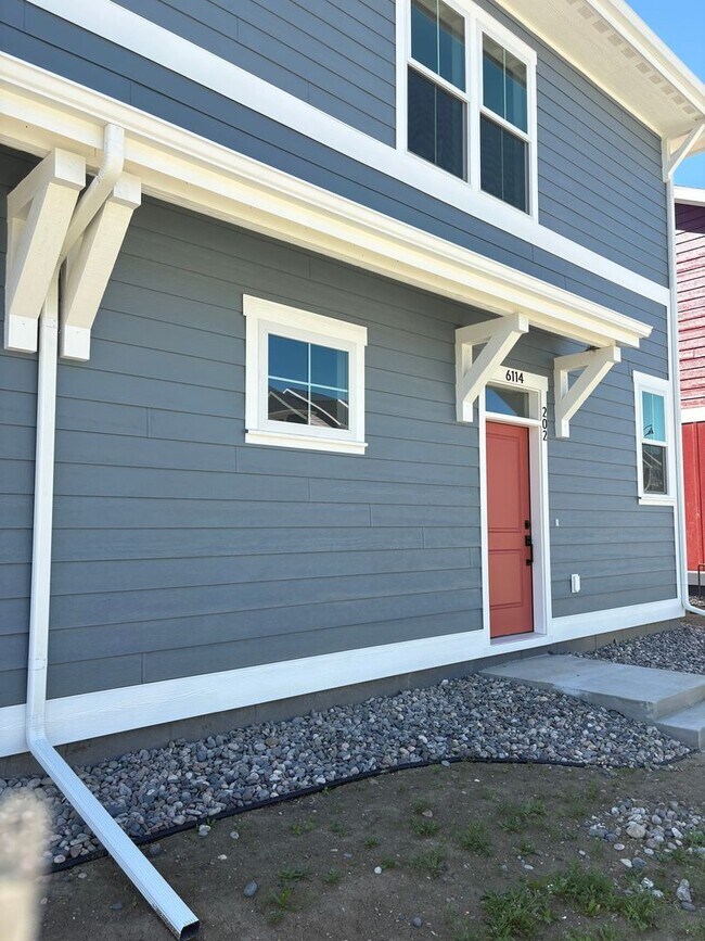 Foto del edificio - New construction townhome – two bed two bath with garage