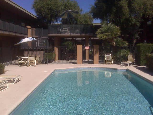 Primary Photo - Spacious 2 Bed 2 Bath in Townhome! 1st Lev...