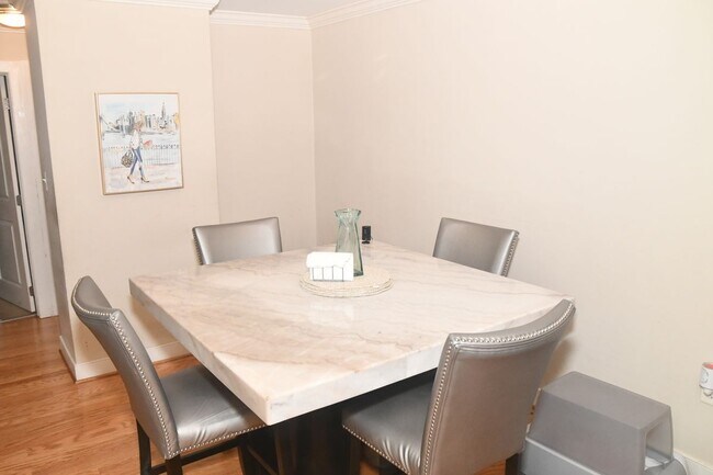 Foto del edificio - 2832 Hartford St SE
