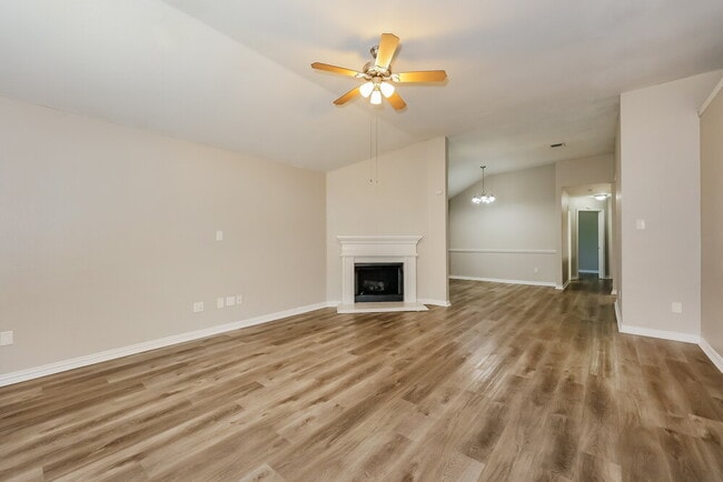 Building Photo - 1601 Prescott Dr