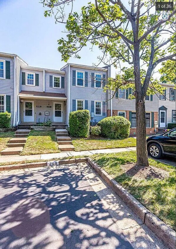 Foto principal - 6341 Pine View Ct