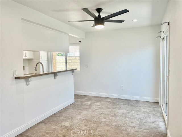 Building Photo - 723 Del Valle Ave