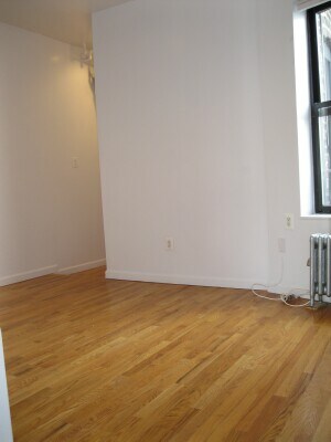 Building Photo - 238 E 7th St