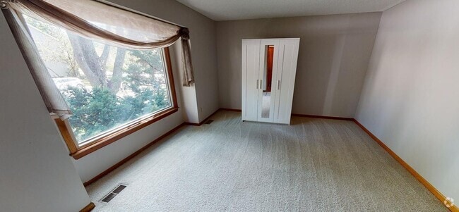 Building Photo - 14718 S Navaho Dr