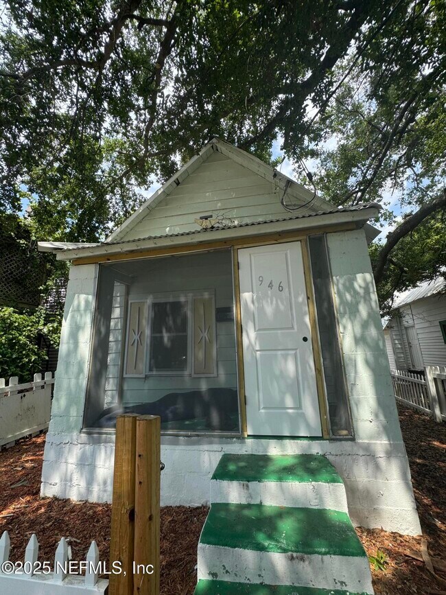 Building Photo - 950 Spearing St