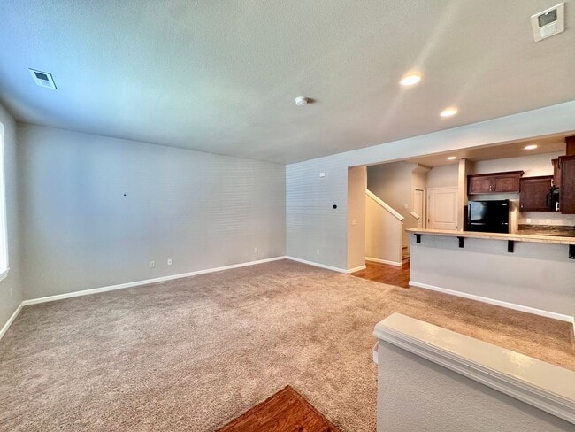 Building Photo - 207 NE 52nd St