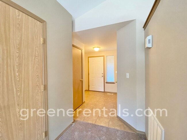 Building Photo - Coming Soon! 3BR 2.5BA Townhouse in Lancaster Neighborhood