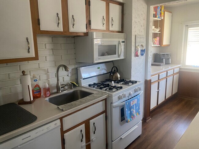 Foto del edificio - 17521 Fries Ave