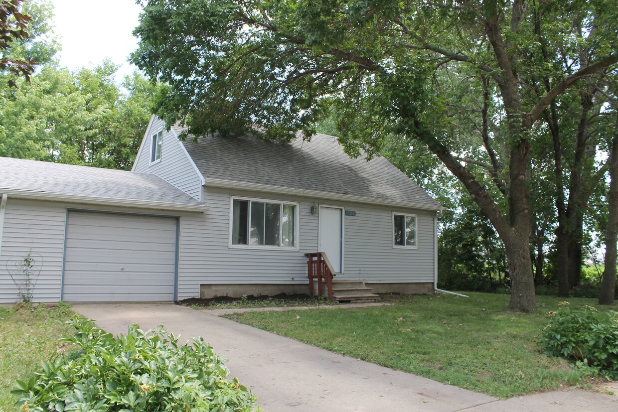 503 N Norbeck St, Vermillion, SD 57069 House for Rent in Vermillion
