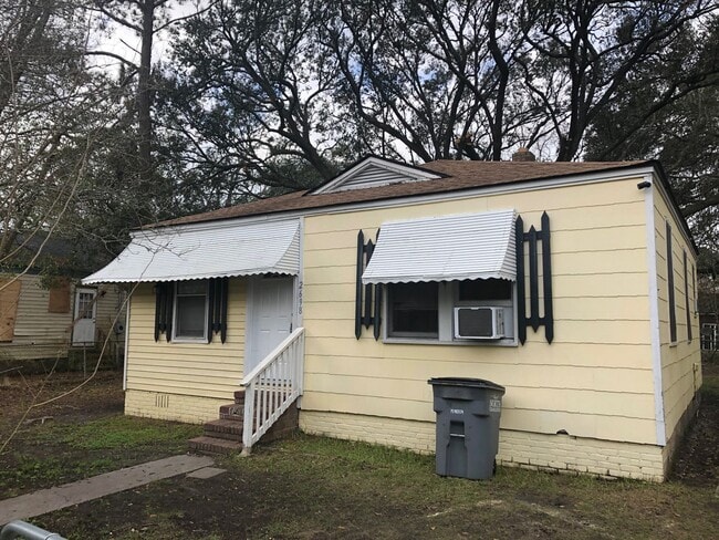 Building Photo - 3 Bed 1 Bath