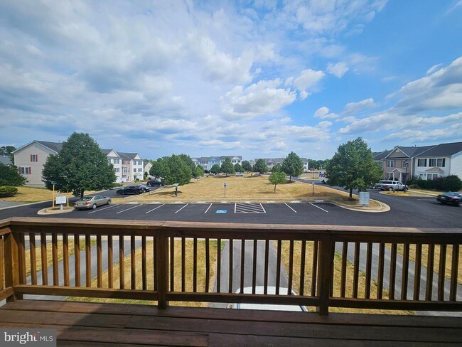 Building Photo - 202 Weathervane Dr