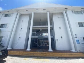Building Photo - 13700 NE 6th Ave