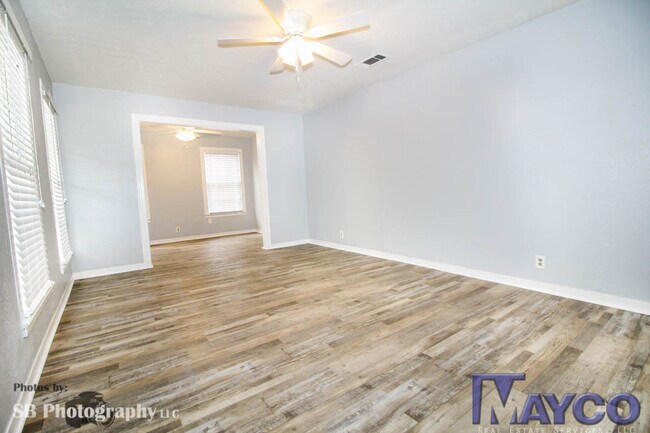 Foto del edificio - 3 bedroom 1.5 Bath house newly remodeled!