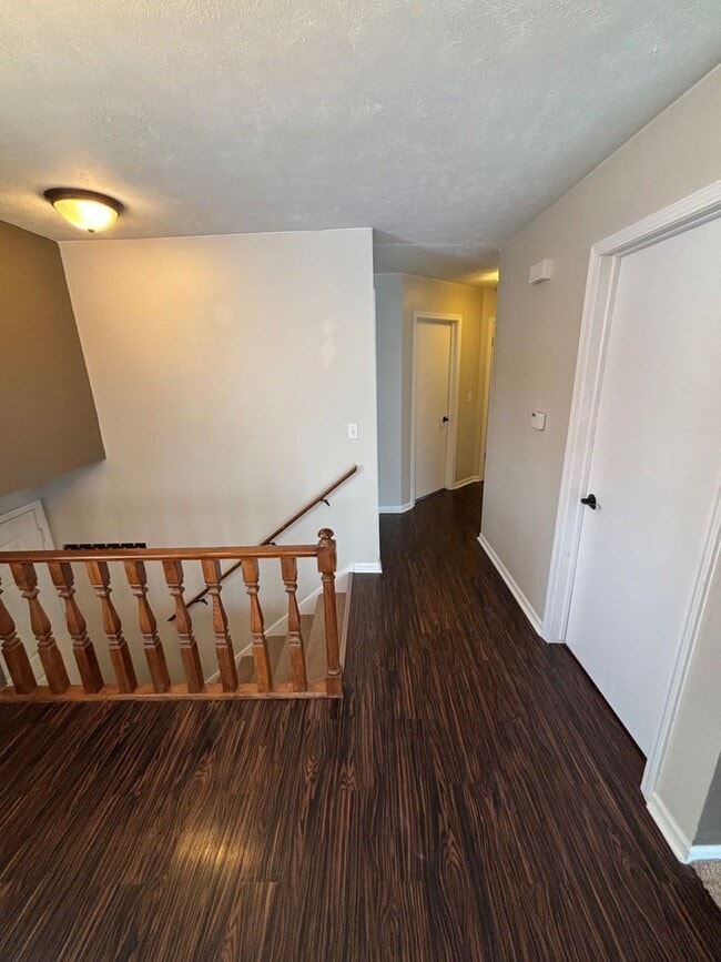 Building Photo - 4601-4607 Stauffer Ave SE