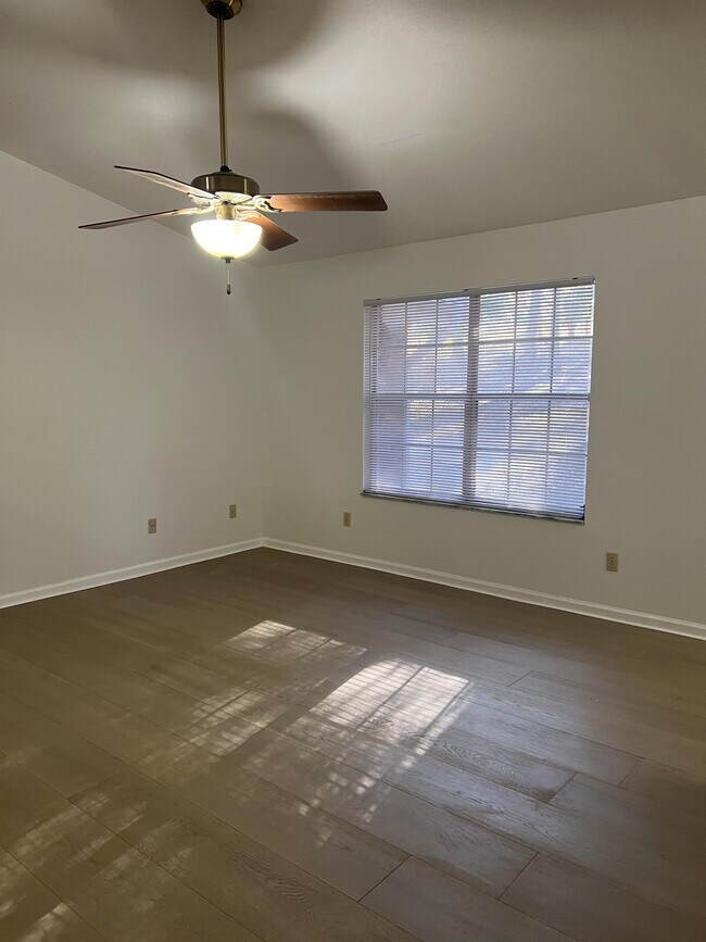 Foto del edificio - 2733 Masterson Ln