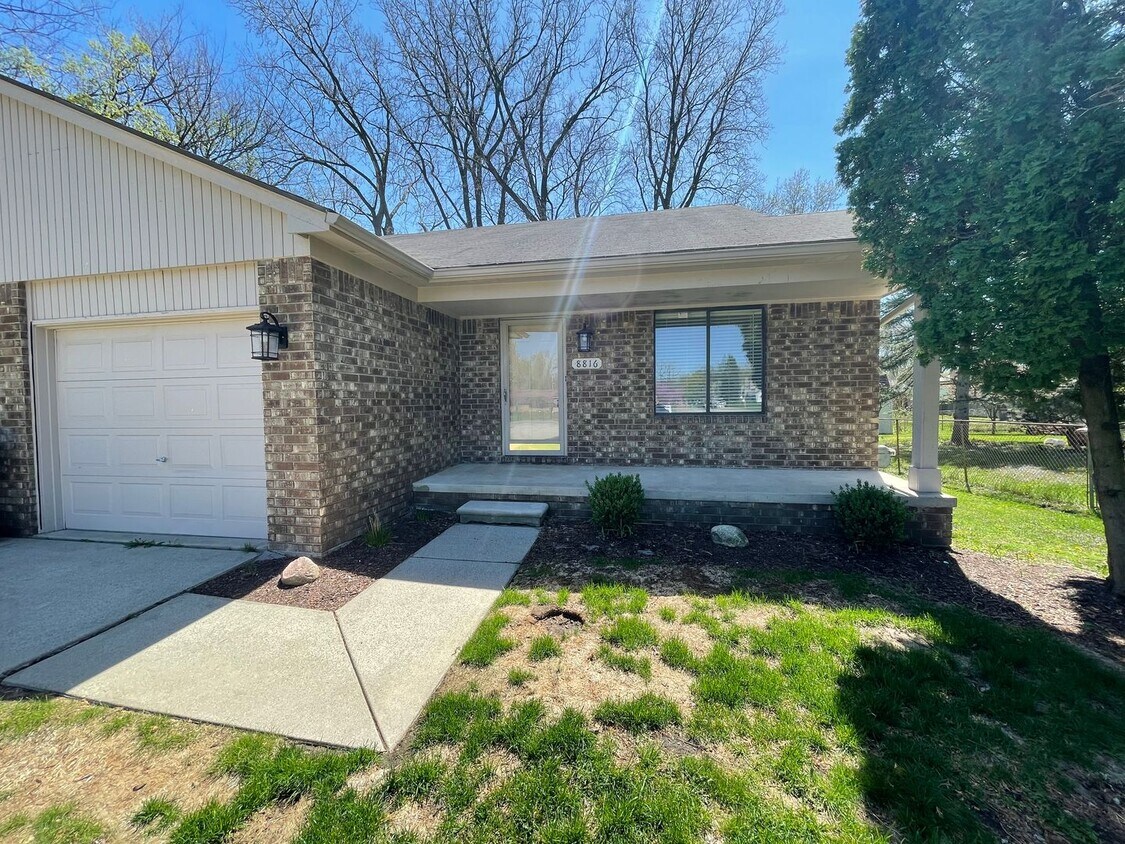 Primary Photo - 2-Bedroom Duplex with full basement, 1-Car...
