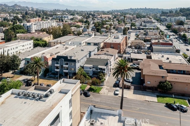 Foto del edificio - 1716 Winona Blvd
