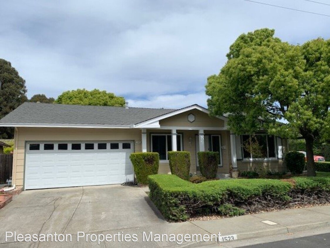 Primary Photo - 3 br, 2 bath House - 1523 Hopyard Rd.
