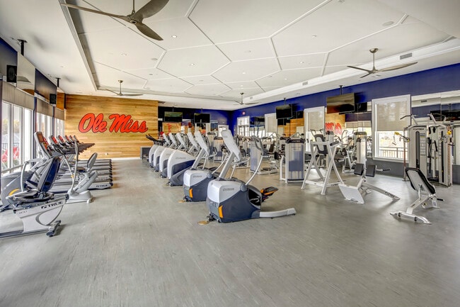 Tiempo de gimnasio incluido - The Hollis Townhomes