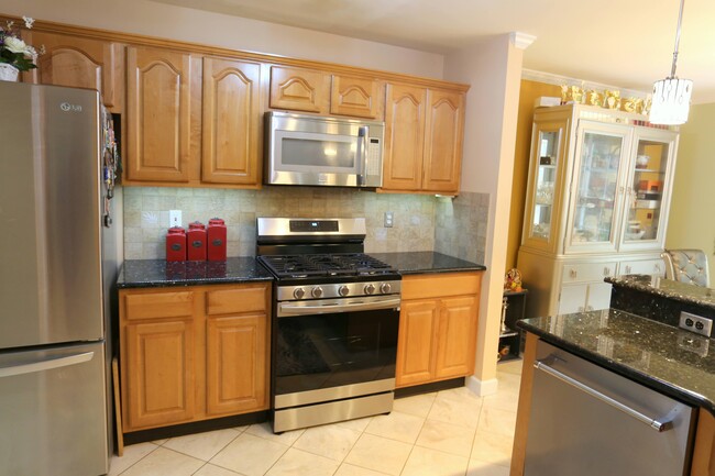 Kitchen - 3038 King Ct