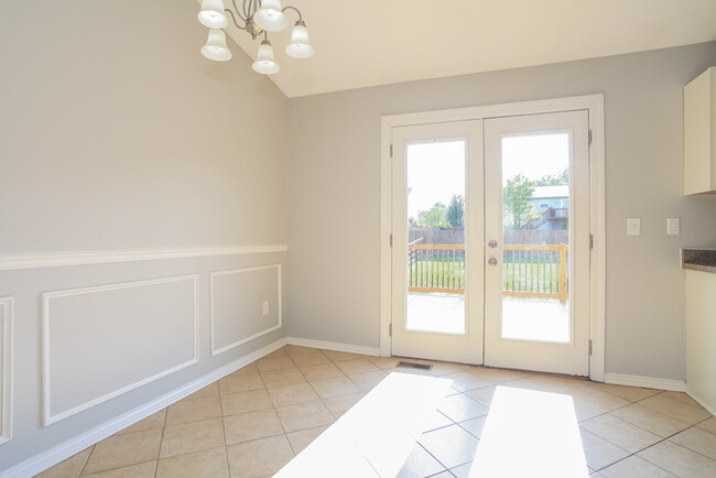 Building Photo - 3 Bedroom on 7 Brushwood Ct