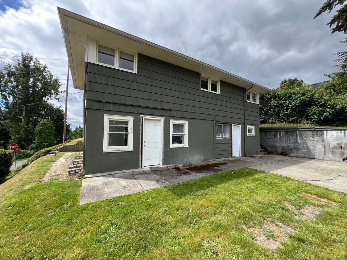 3202 Farragut Ave Unit 1 / Downstairs, Bremerton, WA 98312 Room for
