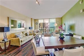 Foto del edificio - 3000 Oasis Grand Blvd
